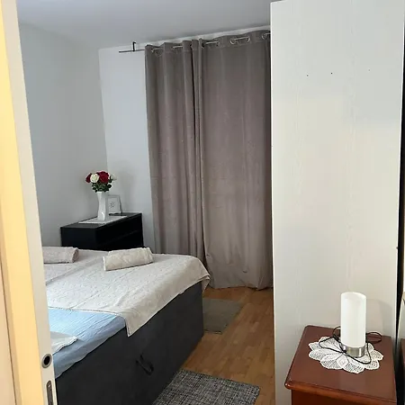 Jelena Apartman *
